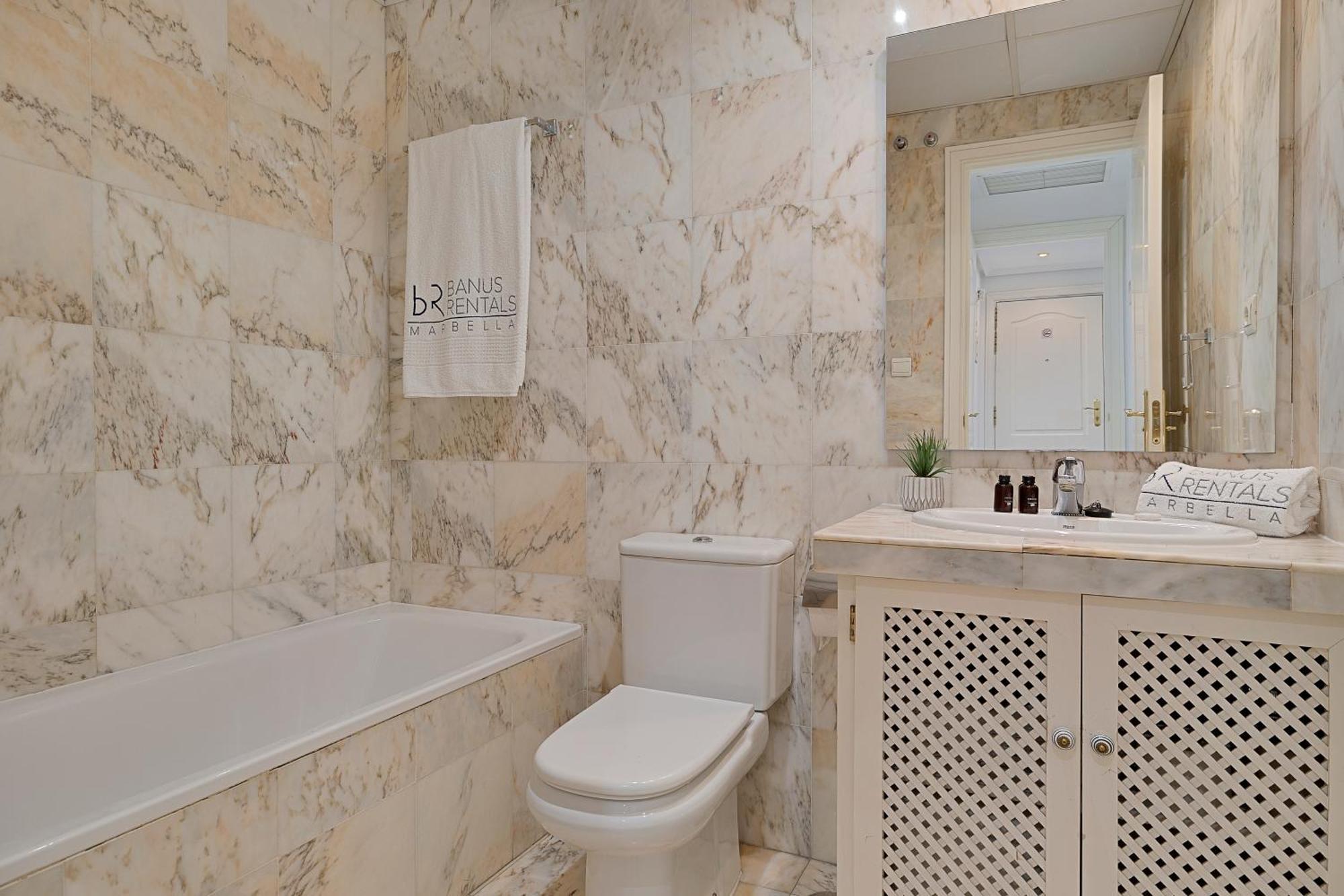 2 Bedroom Apartment In Medina Garden - Puerto Banus マルベーリャ エクステリア 写真